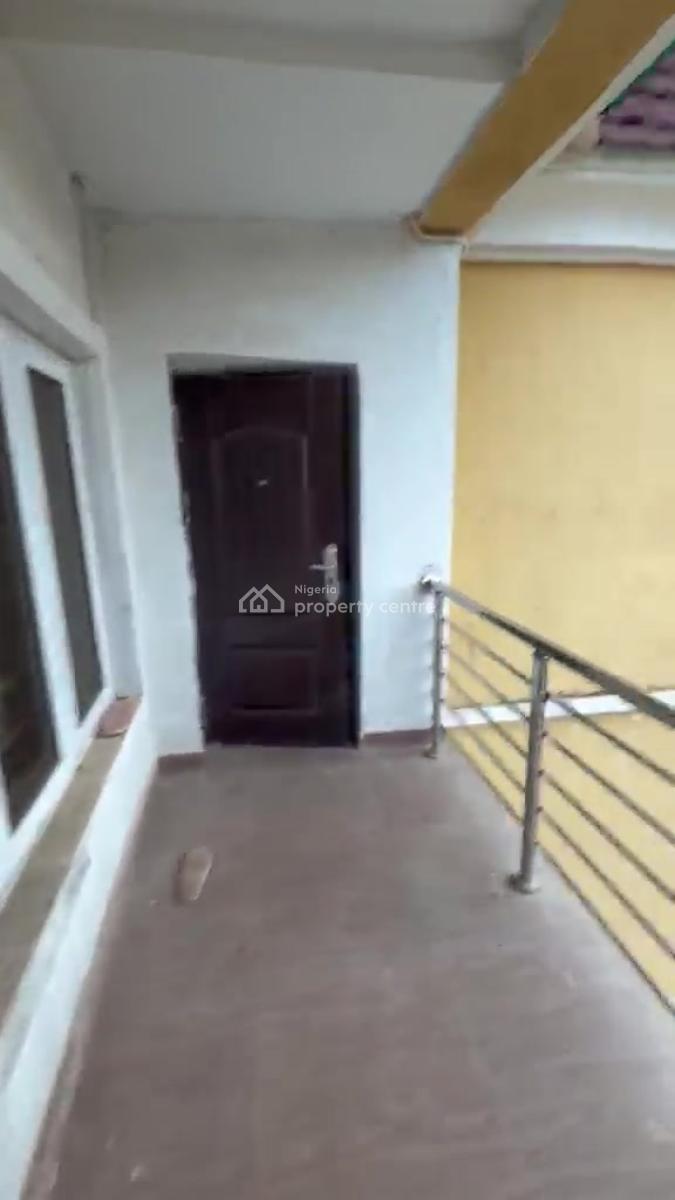 Spacious 3-bedroom Flat (3rd Floor), Guzape District, Abuja, Flat / Apartment for Rent