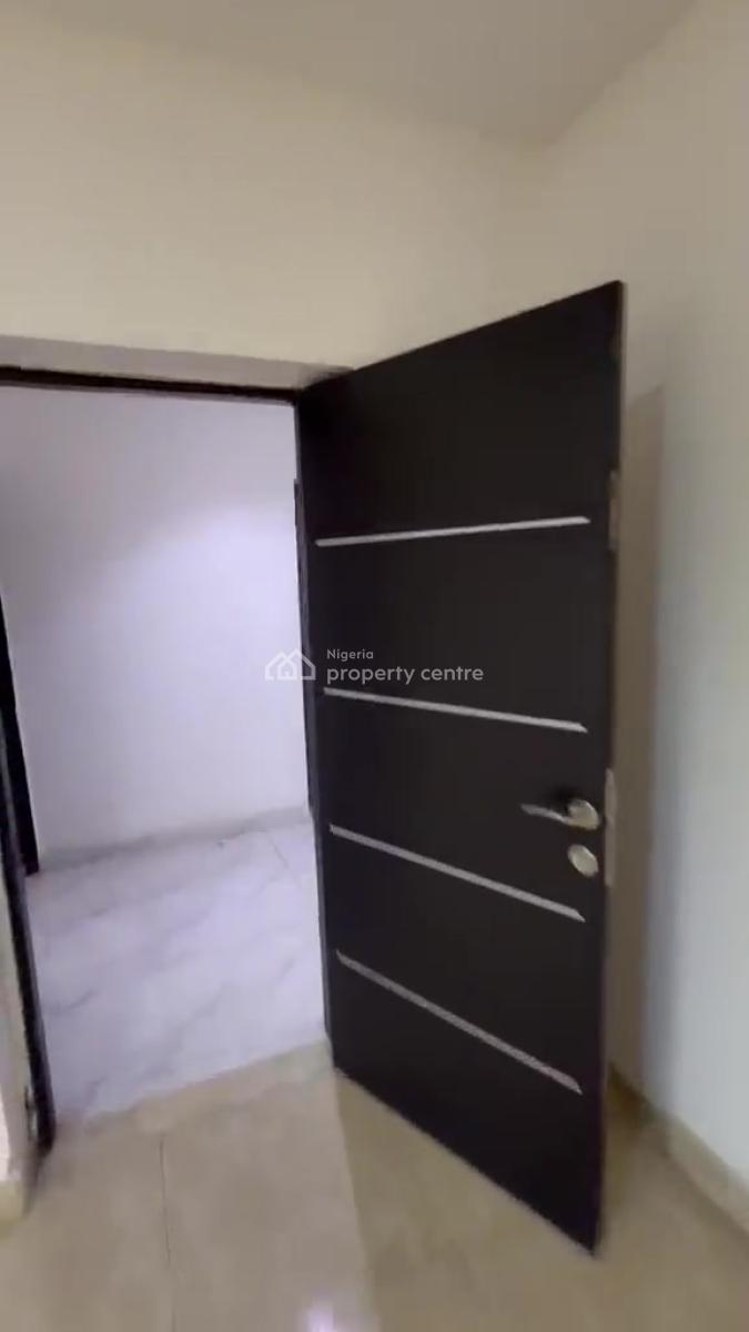 Spacious 3-bedroom Flat (3rd Floor), Guzape District, Abuja, Flat / Apartment for Rent