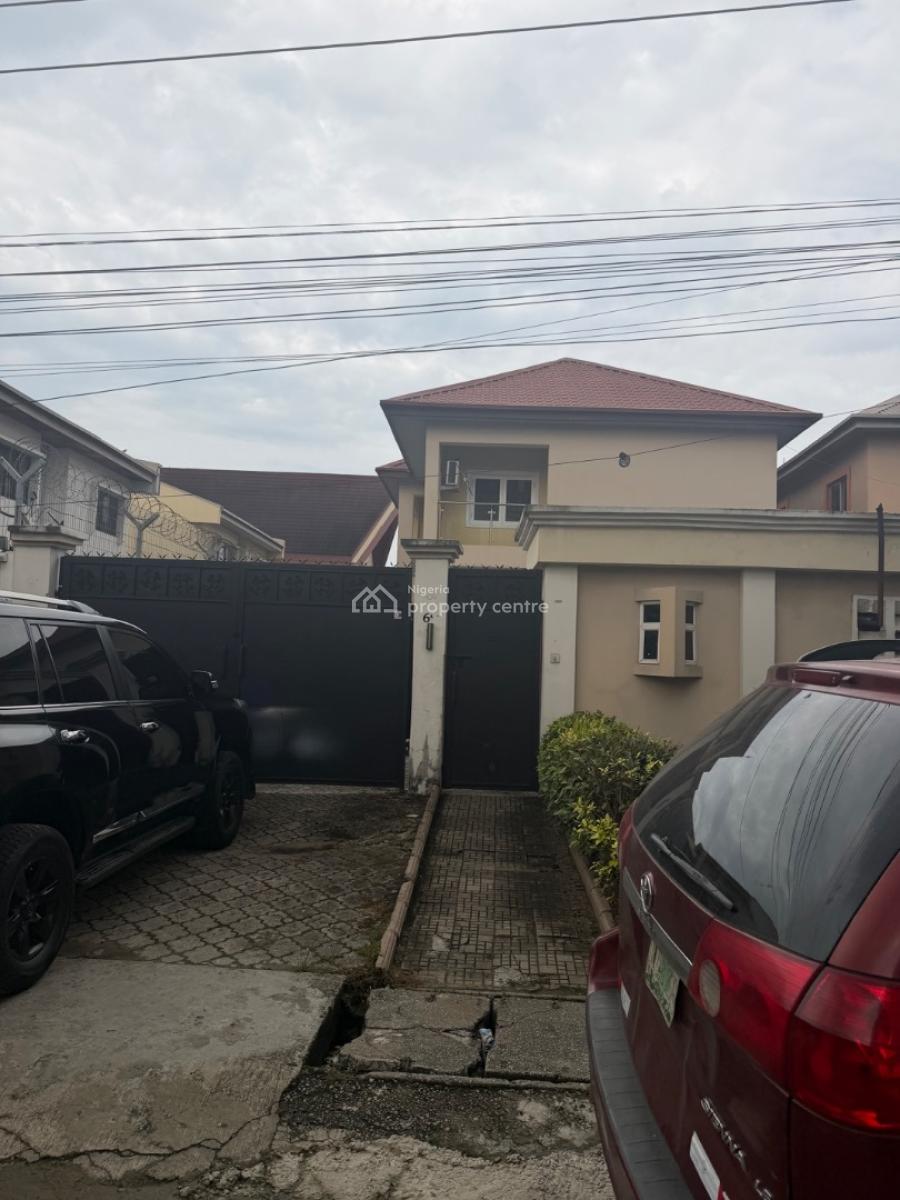 Decent and Furnished  Miniflat at Lekki Phase 1, Admiralty Way, Lekki Phase 1, Lekki, Lagos, Flat / Apartment for Rent