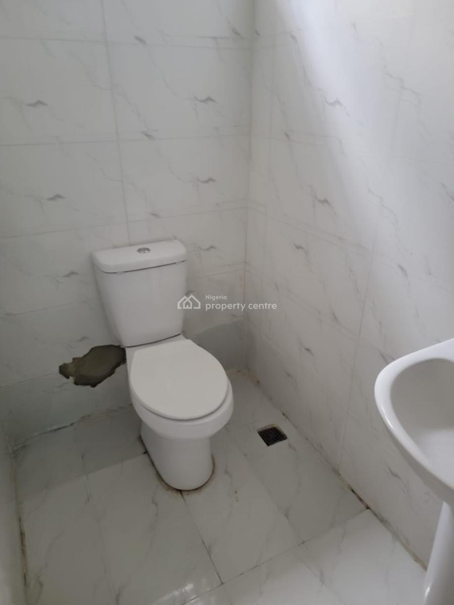 Clean Self Service 2bedroom Apartment (upstairs), Chevron Lekki, Lekki, Lagos, Flat / Apartment for Rent