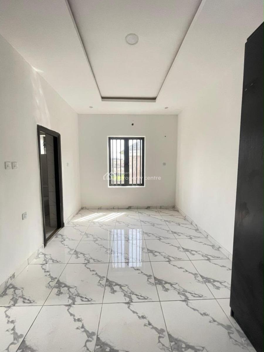 Massive Spacious 1 Bedroom in a Secured Environment Lekki Phase 1, Massive Secured 1 Bedroom Apartment, Lekki Phase 1, Lekki Phase 1, Lekki, Lagos, Mini Flat (room and Parlour) for Sale