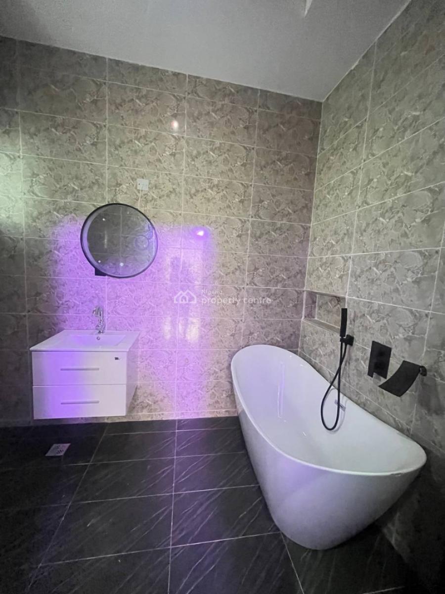 5 Bedroom Detached with a Room Bq with En-suite Bedrooms, Osapa, Lekki, Lagos, Detached Duplex for Sale