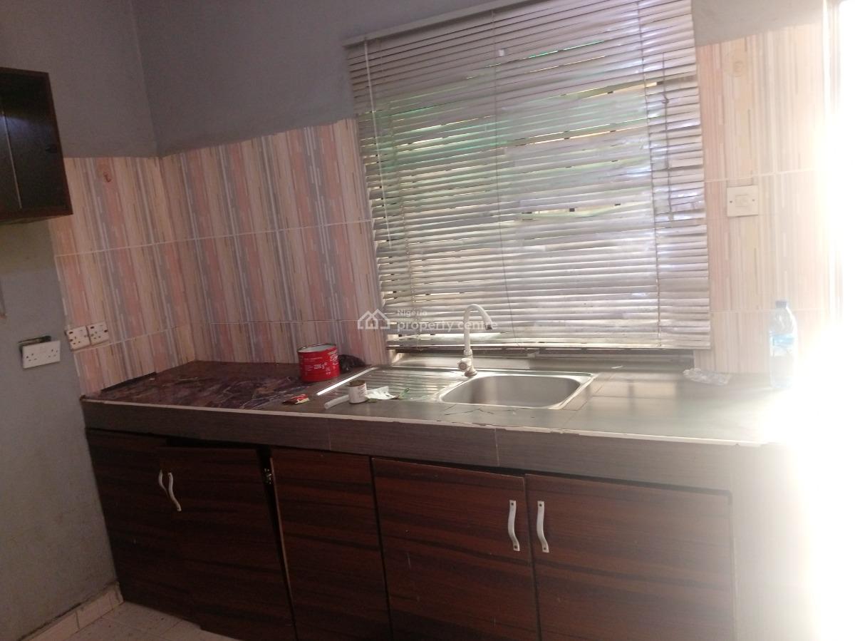 Big Spaceous 3 Bedroom Flat En Suite, Adeyeri Estate Off College Road, Ogba, Ikeja, Lagos, Flat / Apartment for Rent