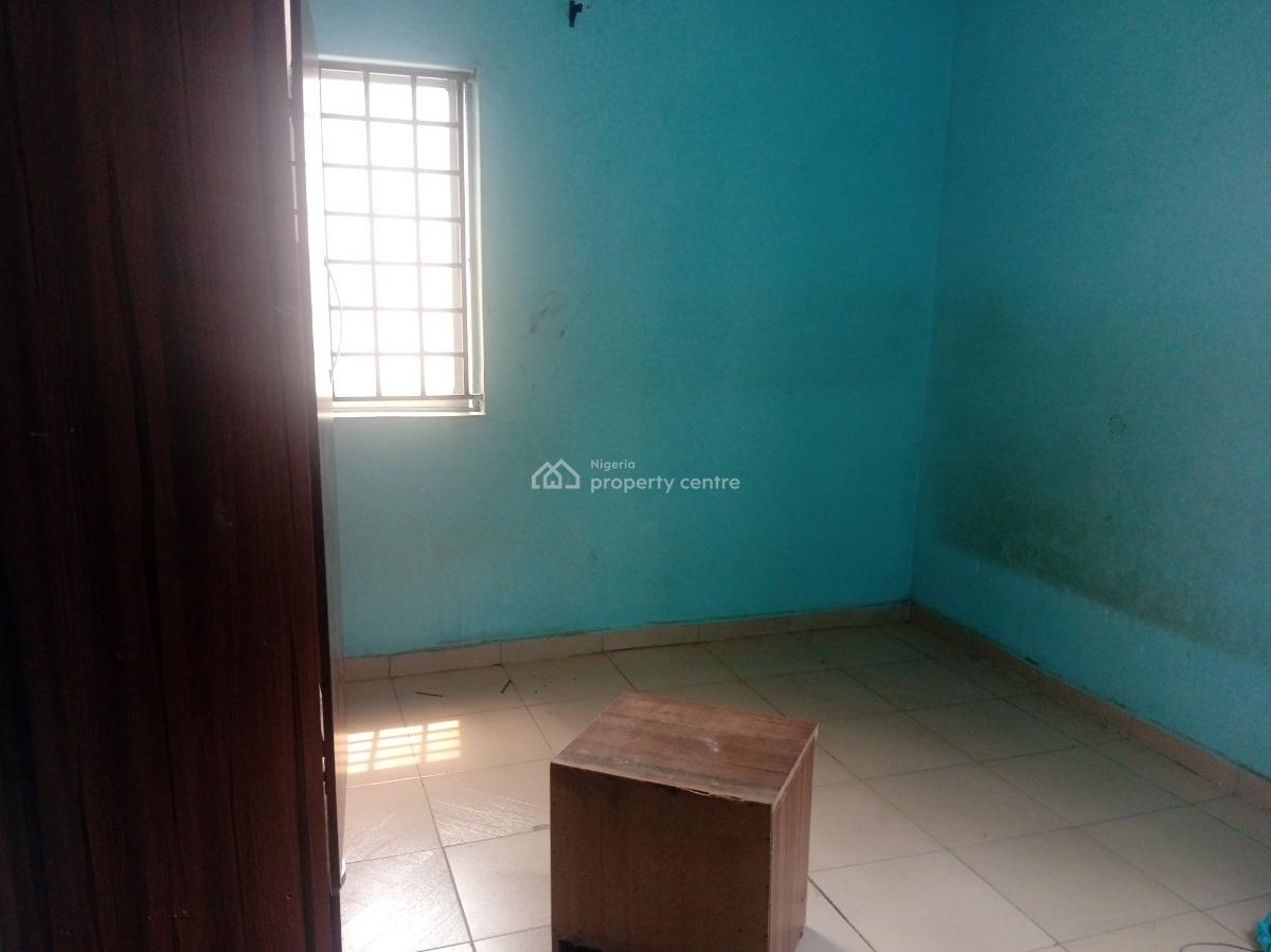 Big Spaceous 3 Bedroom Flat En Suite, Adeyeri Estate Off College Road, Ogba, Ikeja, Lagos, Flat / Apartment for Rent