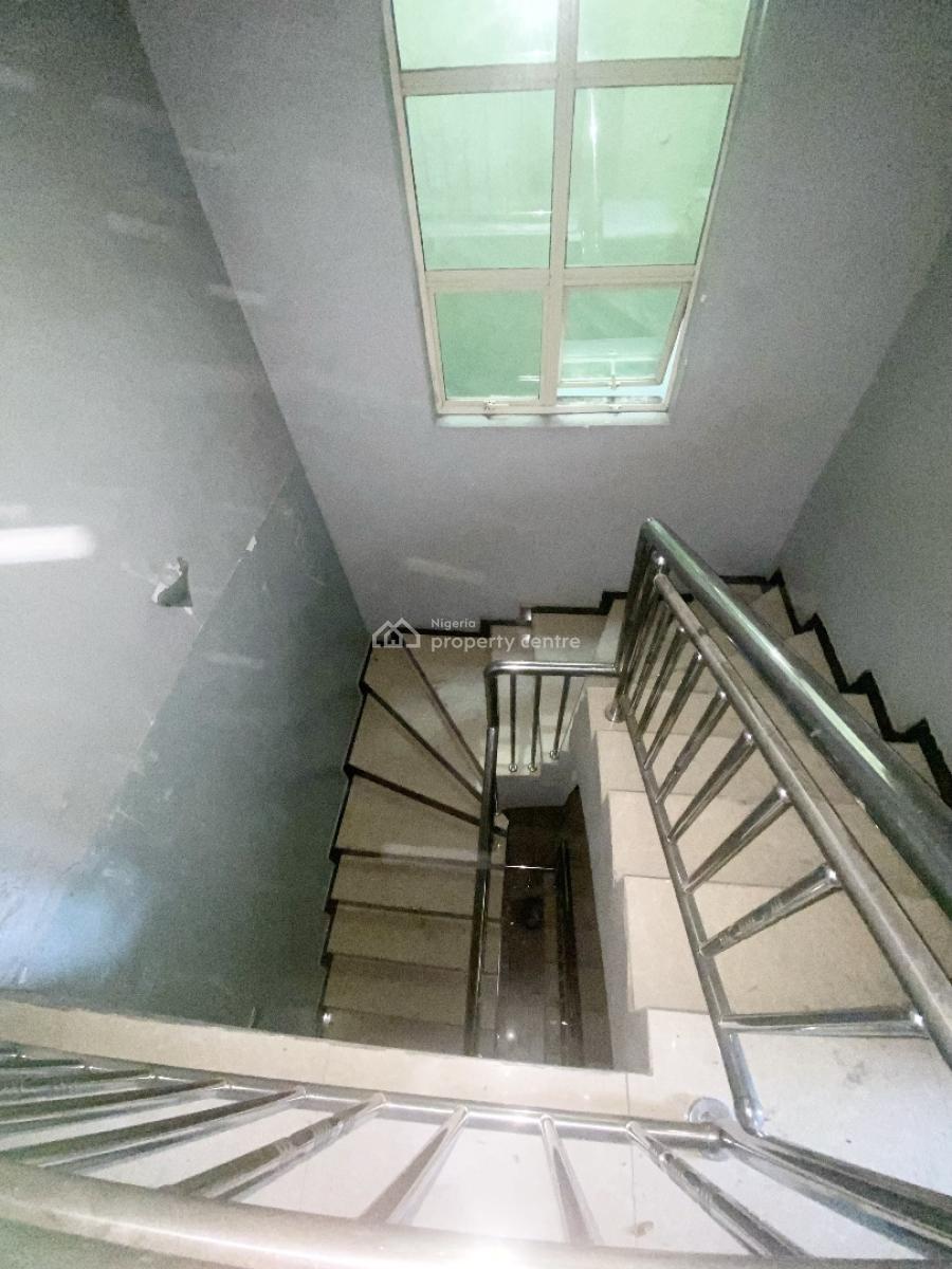 a Well Maintained Spacious 5 Bedroom Terraced Duplex with Bq, Gra Phase 1, Magodo, Lagos, Terraced Duplex for Rent