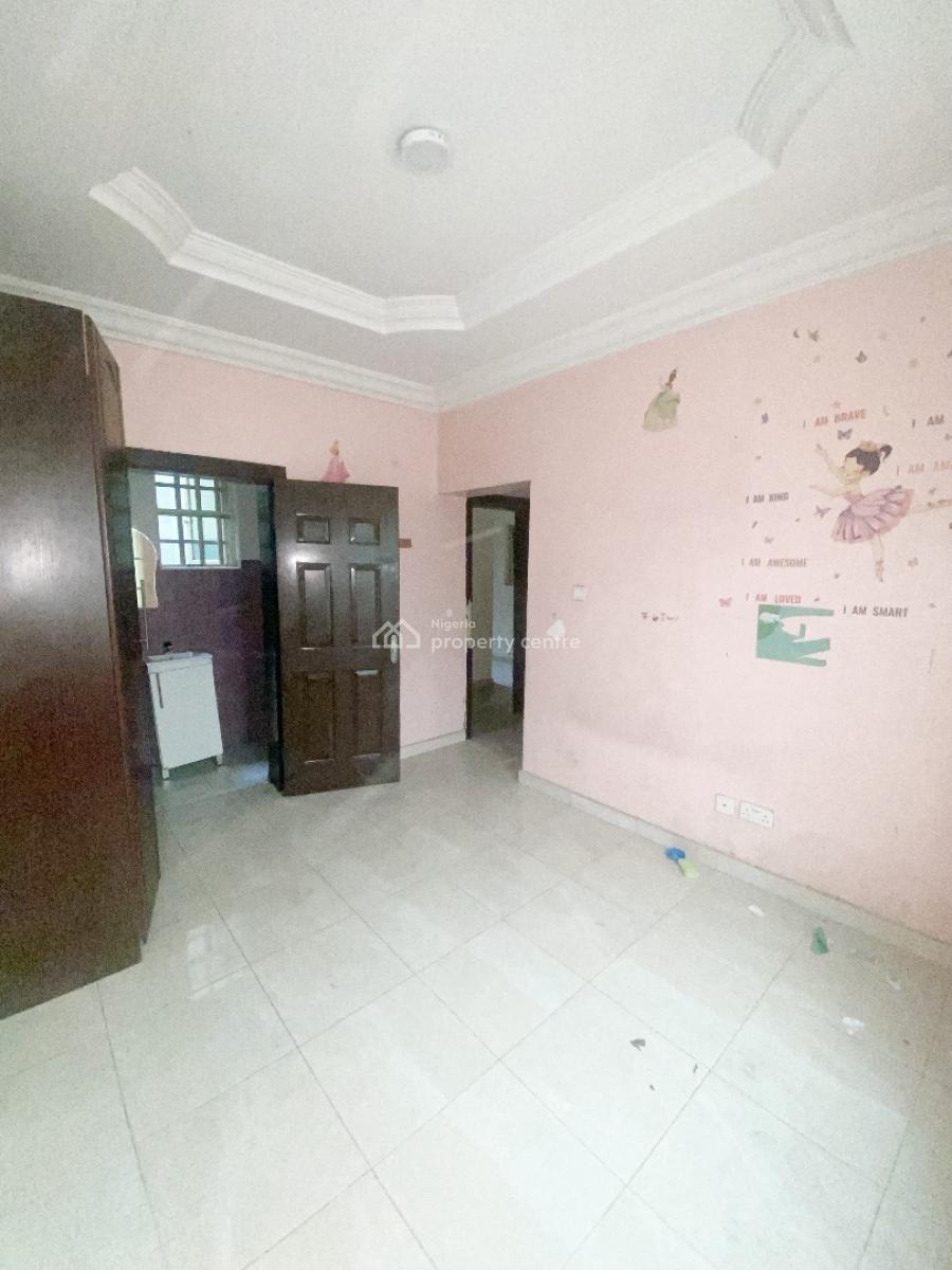 a Well Maintained Spacious 5 Bedroom Terraced Duplex with Bq, Gra Phase 1, Magodo, Lagos, Terraced Duplex for Rent