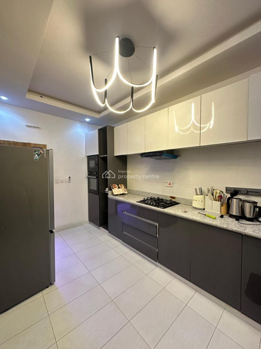 Tastefully Furnished 2 Bedroom Apartment, Lekki Phase 1, Lekki, Lagos, Flat / Apartment for Rent