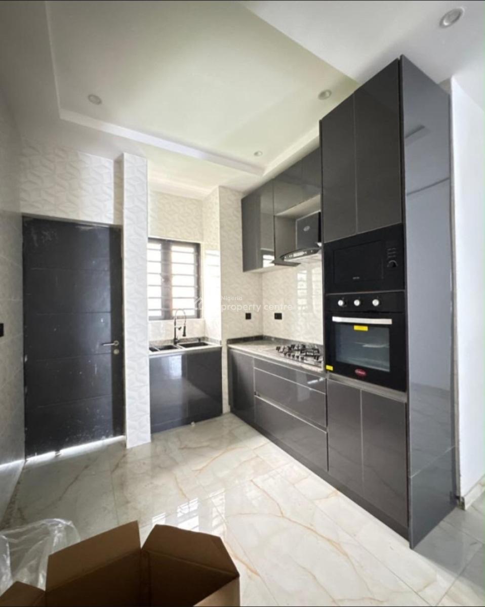 2/3 Bedroom Apartment, Surulere, Lagos, Block of Flats for Sale