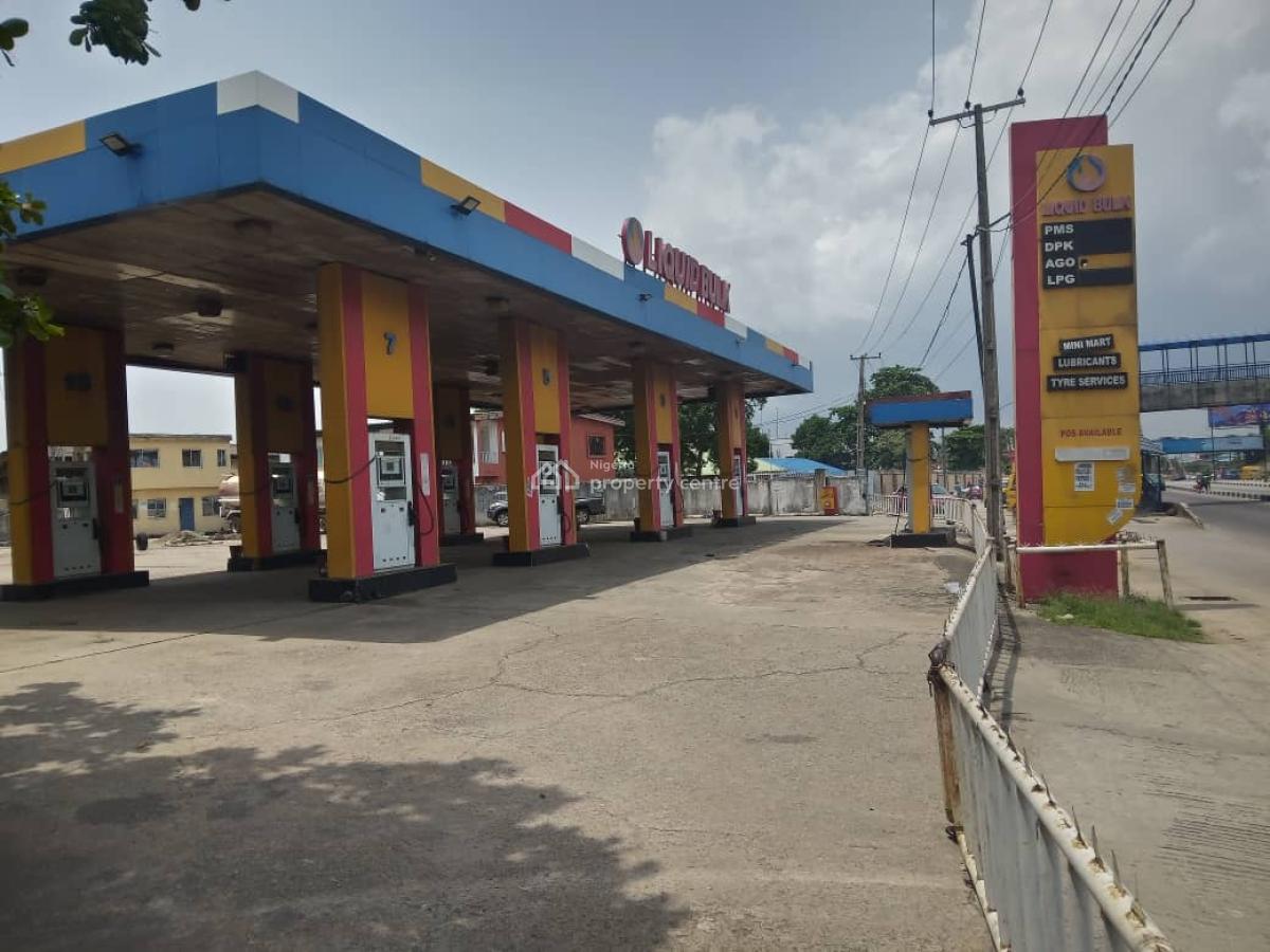 8 Pumps Petrol  Station on 1400sqm, Lagos/abeokuta Expressway, Dopemu, Dopemu, Agege, Lagos, Filling Station for Sale