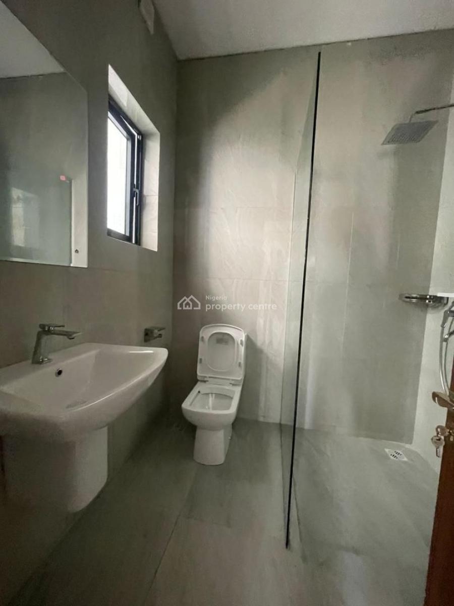 4  Bedroom Semi-detach Duplex with Spacious Living Room, Lekki Phase 1, Lekki, Lagos, Semi-detached Duplex for Rent