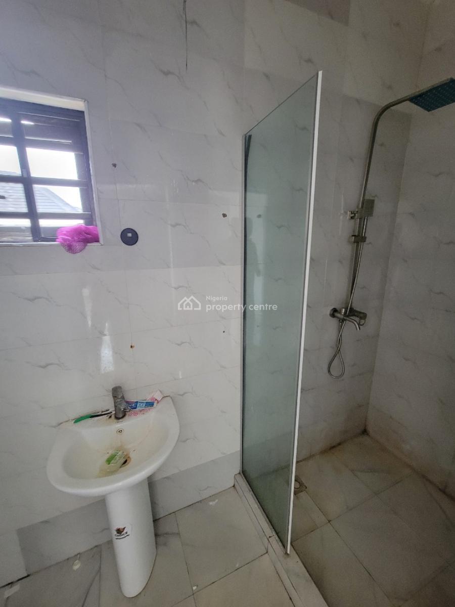 Luxurious and Serene 2-bedroom Apartment (upstairs), Lekki Conservation, Lekki, Lagos, Flat / Apartment for Rent