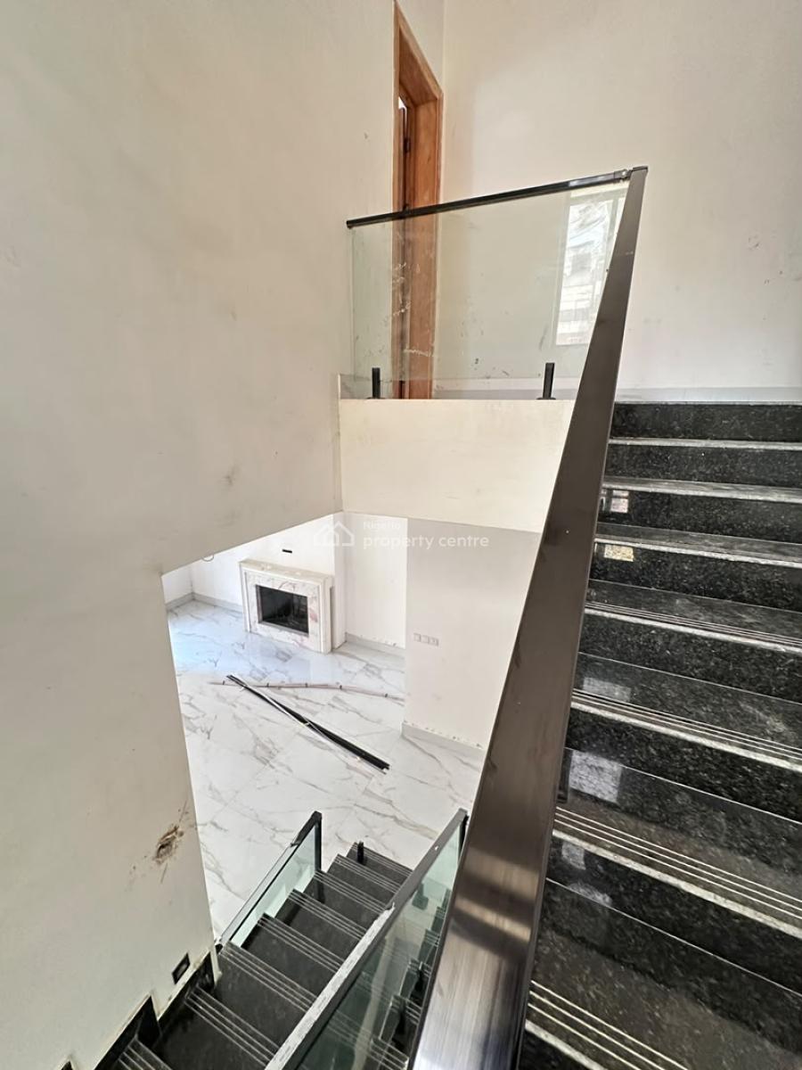 Well Studed 4 Bedroom Terrace Duplex, Lekki Phase 1, Lekki, Lagos, Terraced Duplex for Sale