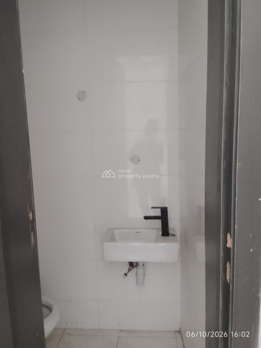 Very Spacious  2 Bedroom Apartment, Abraham Adesanya, Ajah, Lagos, Flat / Apartment for Rent