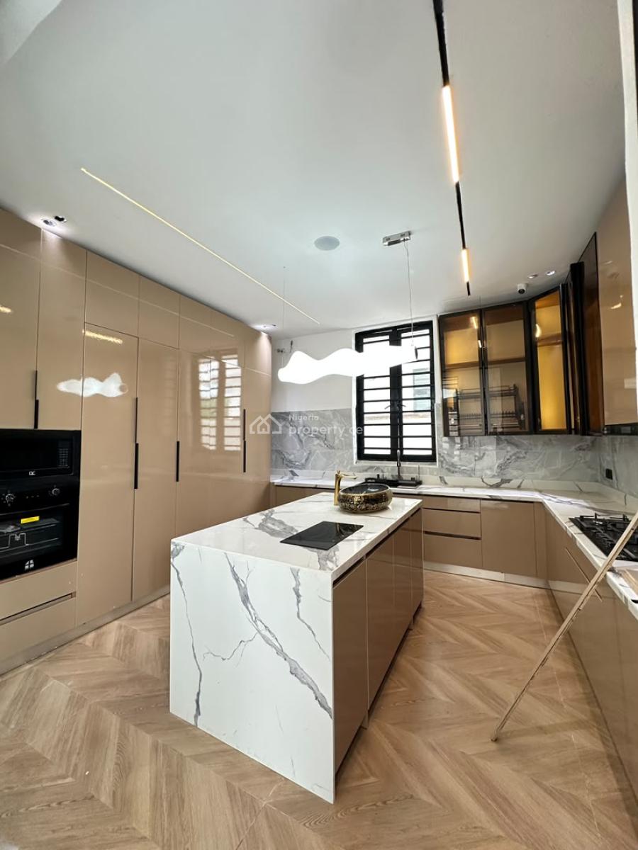Outstanding Spacious 5 Bedroom Duplex, Lekki Phase 1, Lekki, Lagos, Detached Duplex for Sale