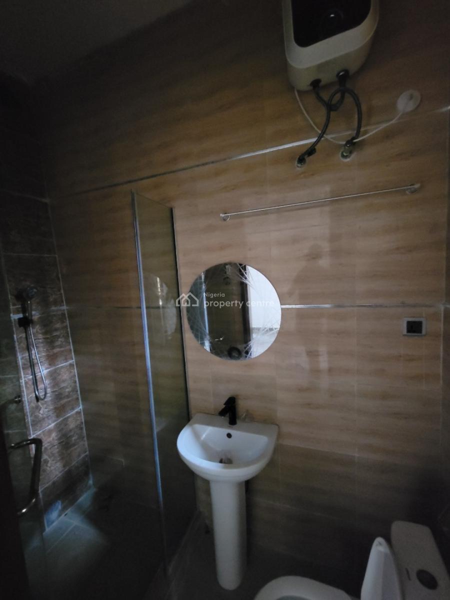 Sharp and Spacious 2-bedroom Apartment (downstairs ), Chevron Alternative Drive, Lekki, Lagos, Flat / Apartment for Rent