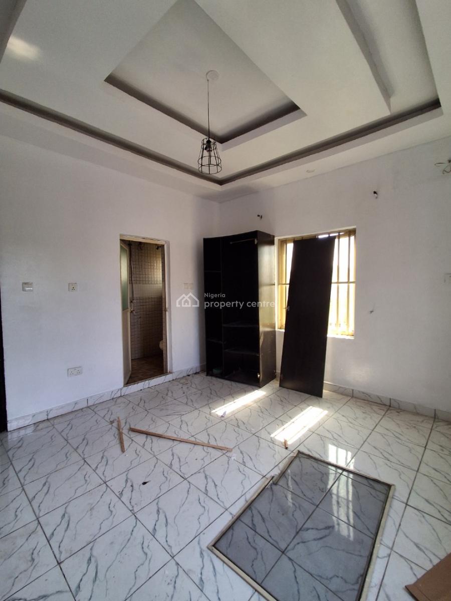 3bedroom Upstairs, in an Estate, Badore, Ajah, Lagos, House for Rent