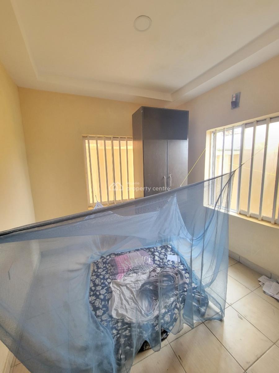 Spacious and Sharp 2-bedroom Apartment (downstairs ), Mobil Road Ilaje Ajah, Ilaje, Ajah, Lagos, Flat / Apartment for Rent