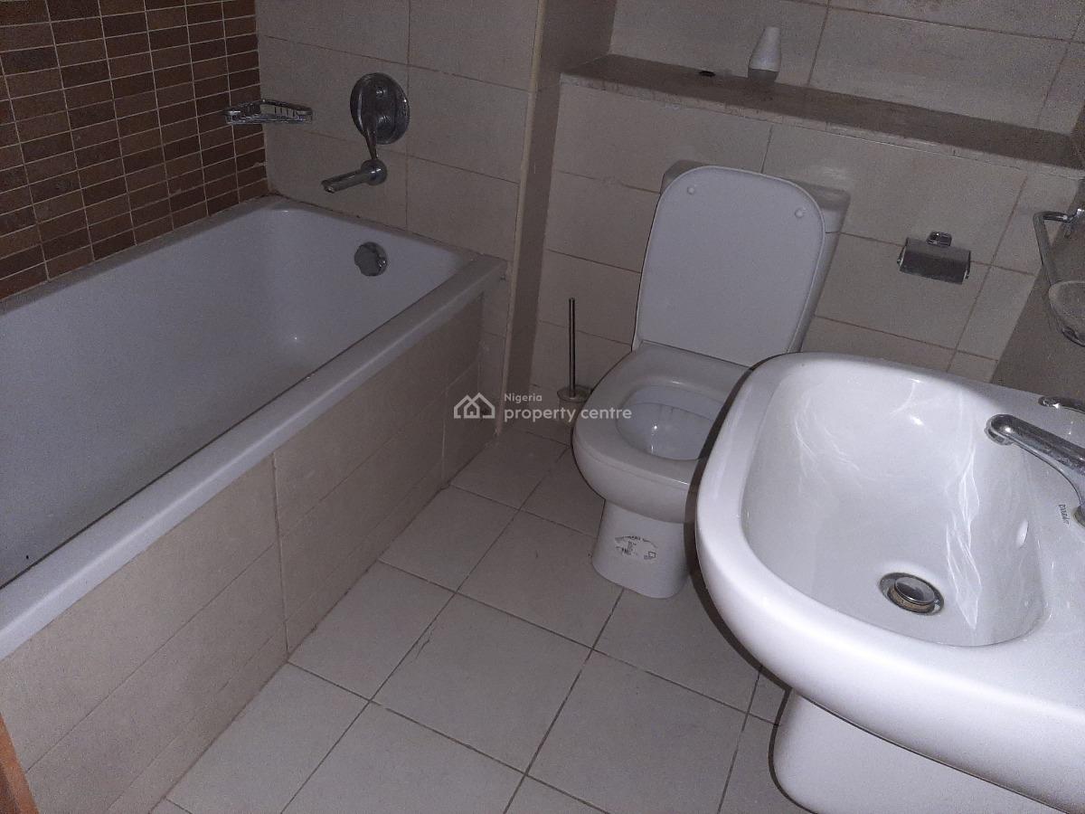 Serviced with 24/7 Power Supply 3 Bedroom Flat with an Enclosed/fitted, Oniru, Victoria Island (vi), Lagos, Flat / Apartment for Rent