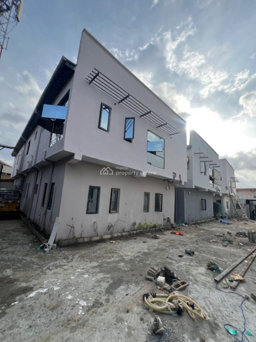 1 Bedroom Apartment, Obanikoro, Shomolu, Lagos, Mini Flat (room and Parlour) for Sale