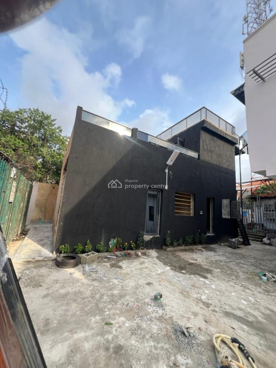 1 Bedroom Apartment, Obanikoro, Shomolu, Lagos, Mini Flat (room and Parlour) for Sale