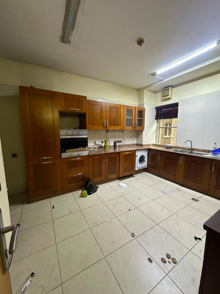 Spacious Well Maintained 4-bedroom Apartment on The First Floor, Ikoyi, Lagos, Flat / Apartment for Rent