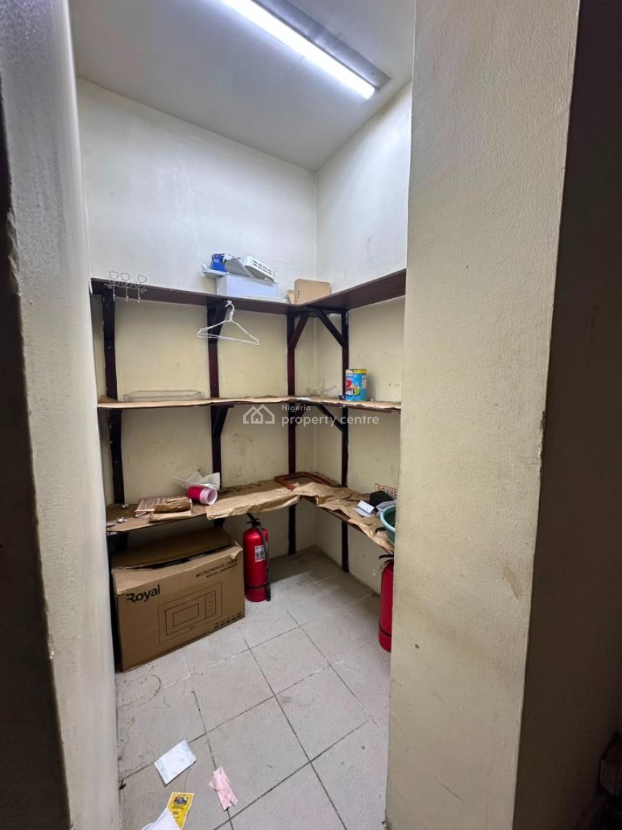 Spacious Well Maintained 4-bedroom Apartment on The First Floor, Ikoyi, Lagos, Flat / Apartment for Rent