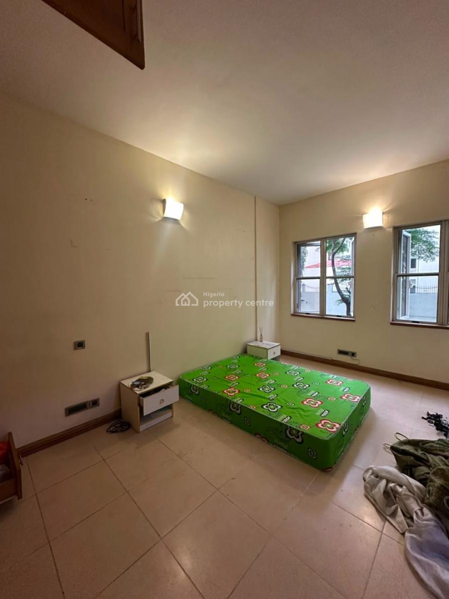 Spacious Well Maintained 4-bedroom Apartment on The First Floor, Ikoyi, Lagos, Flat / Apartment for Rent