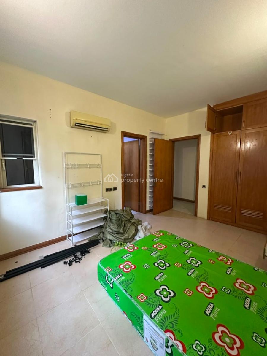 Spacious Well Maintained 4-bedroom Apartment on The First Floor, Ikoyi, Lagos, Flat / Apartment for Rent