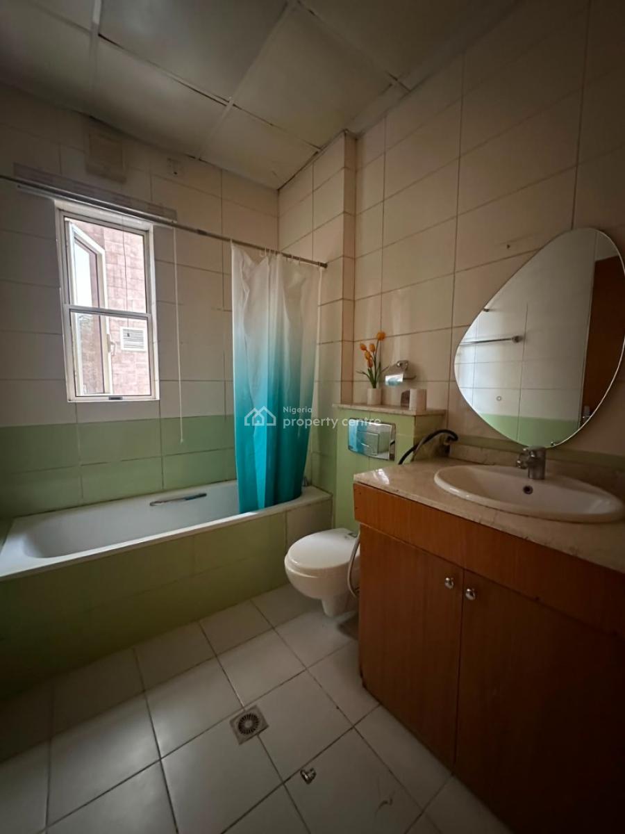 Spacious Well Maintained 4-bedroom Apartment on The First Floor, Ikoyi, Lagos, Flat / Apartment for Rent