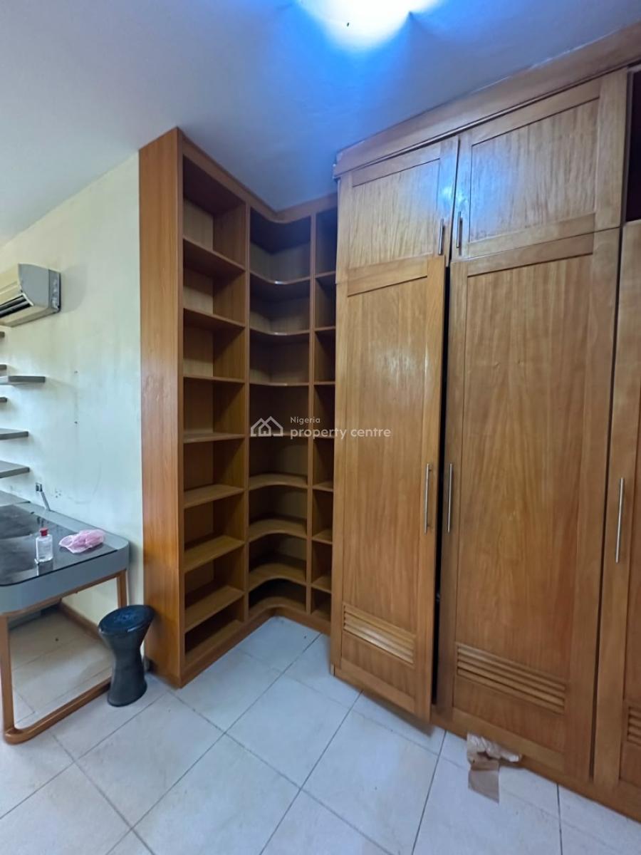 Spacious Well Maintained 4-bedroom Apartment on The First Floor, Ikoyi, Lagos, Flat / Apartment for Rent