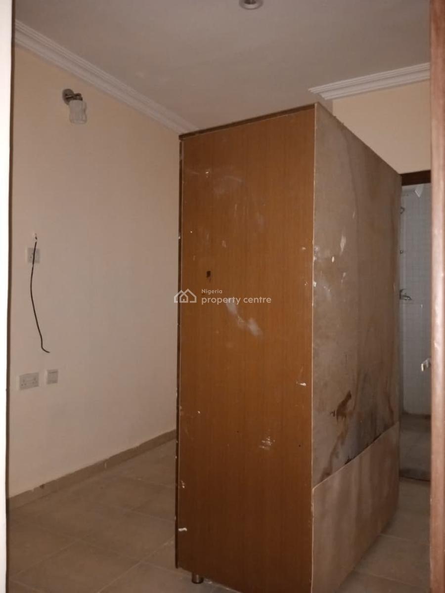 Self Compound 3 Bedroom Terrace in a Secured Estate, Ikate, Lekki, Lagos, Flat / Apartment for Rent