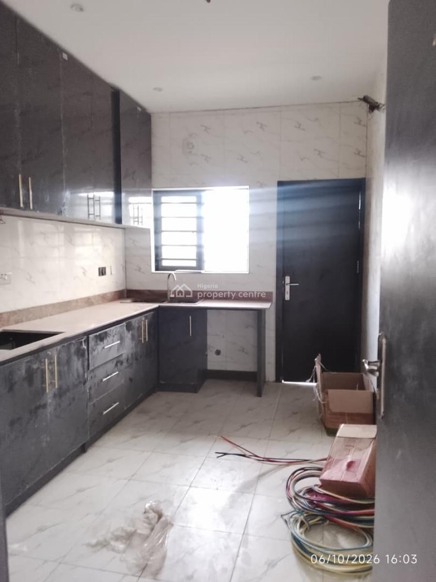 Very Spacious  2 Bedroom Apartment, Abraham Adesanya, Ajah, Lagos, Flat / Apartment for Rent