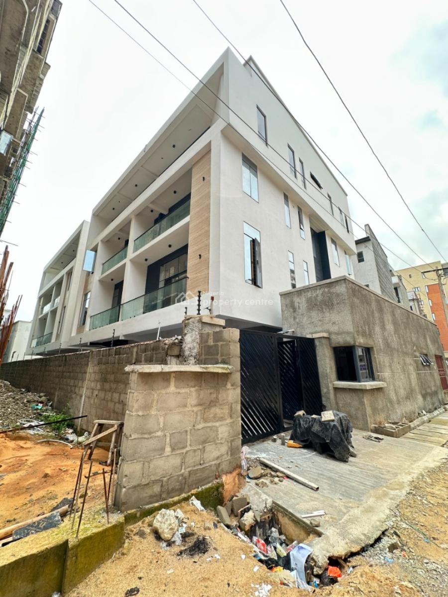 Uniquely-built Spacious Luxury 3 Bedroom Penthouse, Lekki Phase 1, Lekki, Lagos, Flat / Apartment for Sale