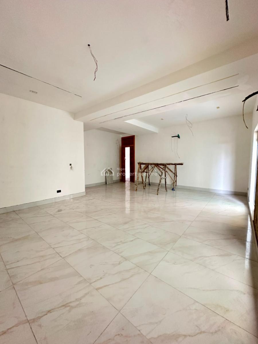 Uniquely-built Spacious Luxury 3 Bedroom Penthouse, Lekki Phase 1, Lekki, Lagos, Flat / Apartment for Sale
