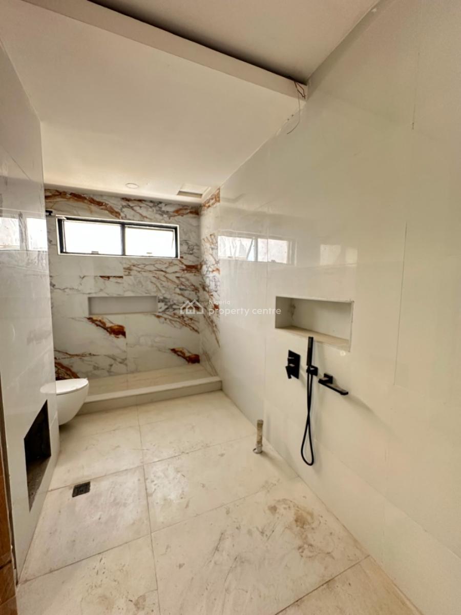 Uniquely-built Spacious Luxury 3 Bedroom Penthouse, Lekki Phase 1, Lekki, Lagos, Flat / Apartment for Sale