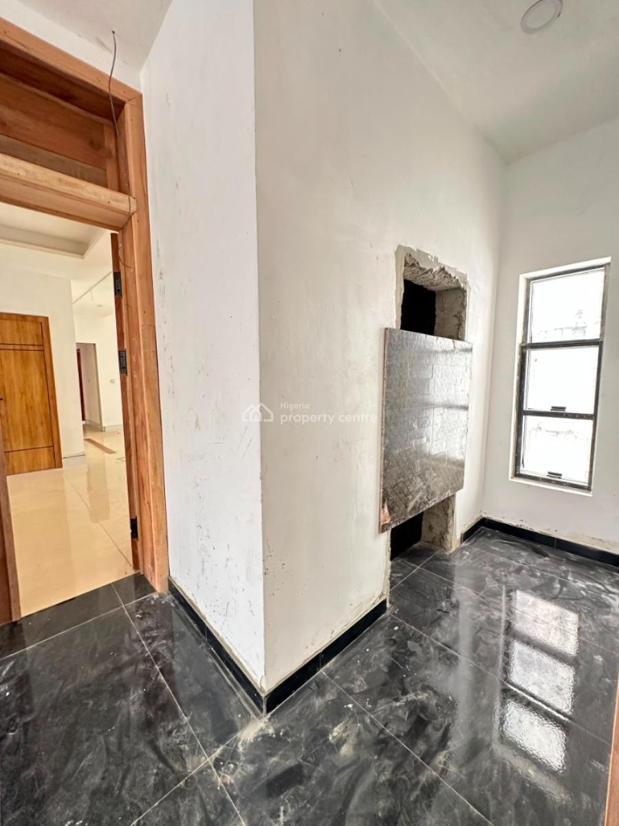 Uniquely-built Spacious Luxury 3 Bedroom Penthouse, Lekki Phase 1, Lekki, Lagos, Flat / Apartment for Sale