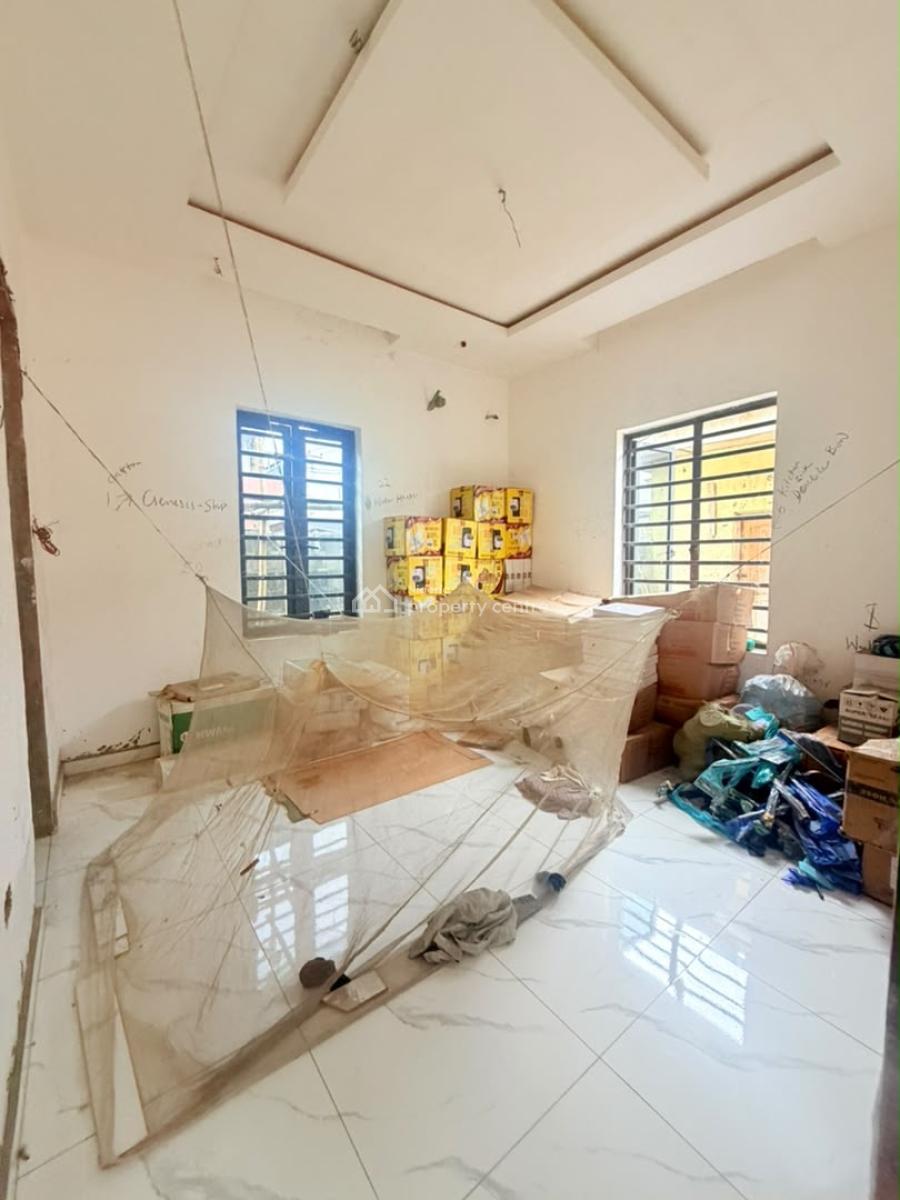 3 Bedroom Apartment, Oko-oba, Agege, Lagos, Flat / Apartment for Sale