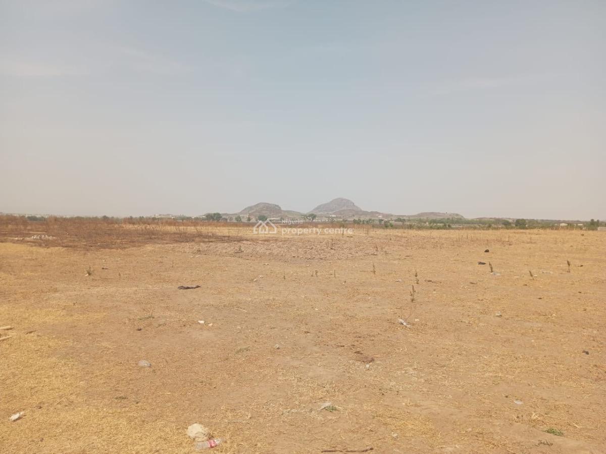 3 Bedroom Terraced Duplex, Hutu Exclusive, Lugbe District, Abuja, Mixed-use Land for Sale