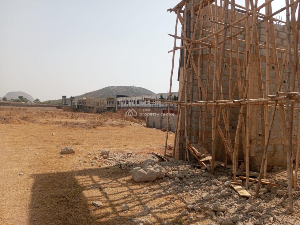 3 Bedroom Terraced Duplex, Hutu Exclusive, Lugbe District, Abuja, Mixed-use Land for Sale