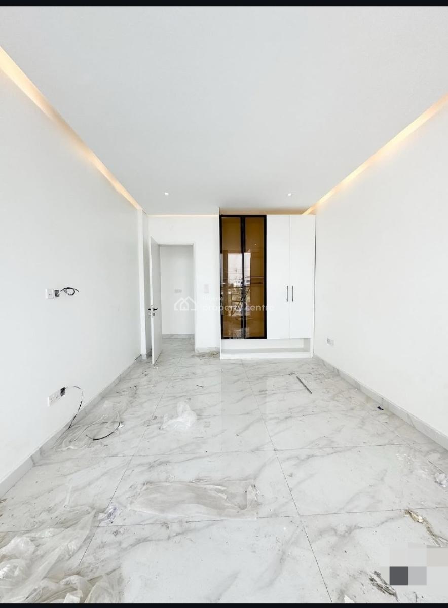 2 Bedroom Apartment with Pool and Gym, Lekki Phase 1, Lekki, Lagos, Block of Flats for Sale