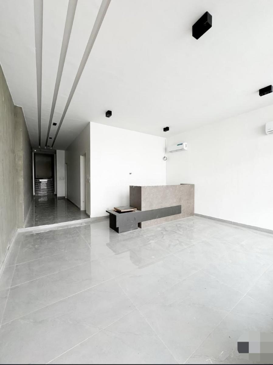 2 Bedroom Apartment with Pool and Gym, Lekki Phase 1, Lekki, Lagos, Block of Flats for Sale