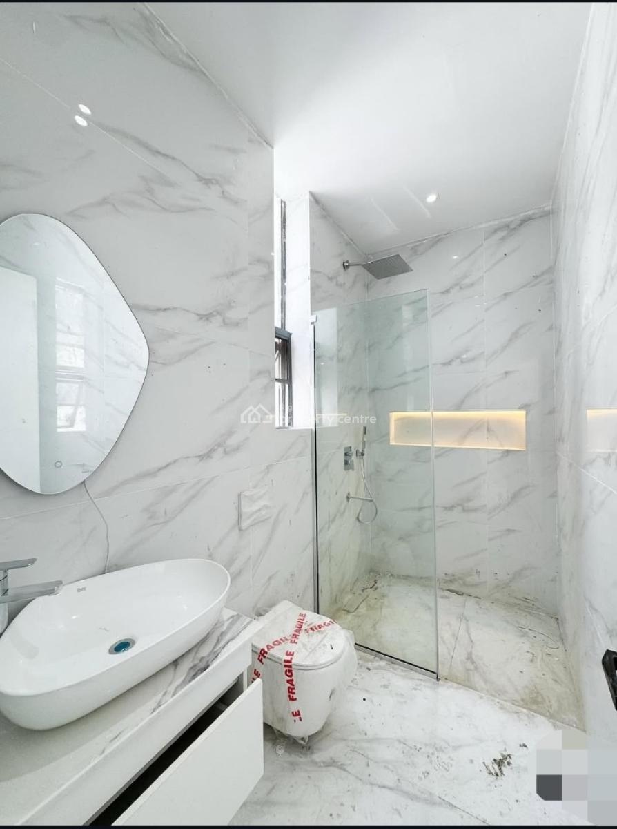 2 Bedroom Apartment with Pool and Gym, Lekki Phase 1, Lekki, Lagos, Block of Flats for Sale