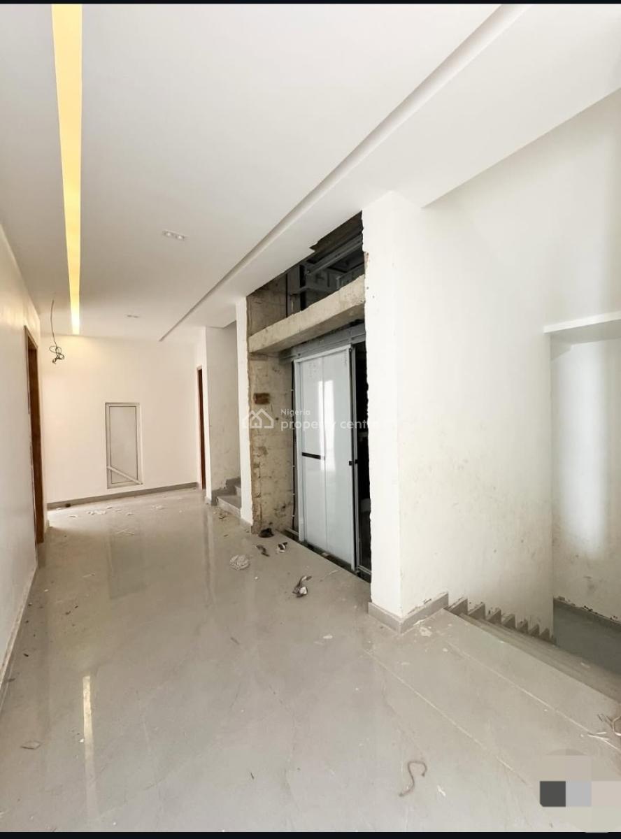 2 Bedroom Apartment with Pool and Gym, Lekki Phase 1, Lekki, Lagos, Block of Flats for Sale
