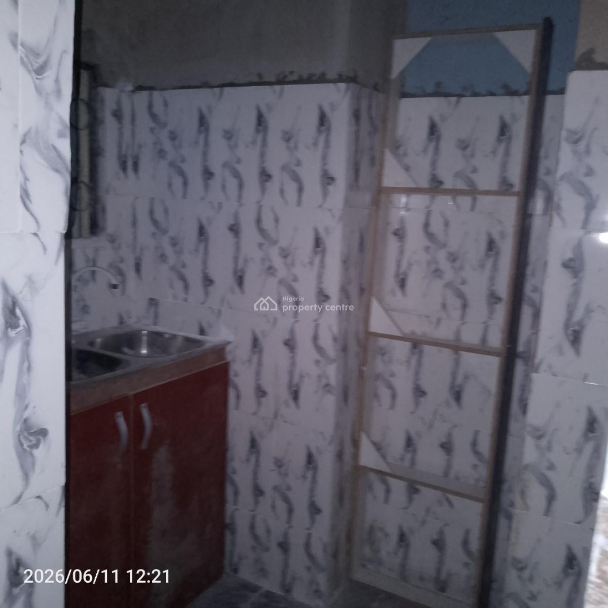 Massive 2bedroom Flat Upstairs, Hopevill Estate Sangotedo, Sangotedo, Ajah, Lagos, Flat / Apartment for Rent