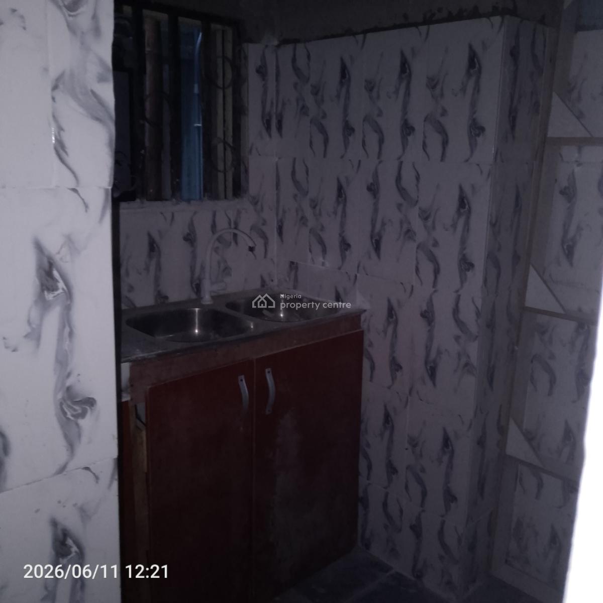Massive 2bedroom Flat Upstairs, Hopevill Estate Sangotedo, Sangotedo, Ajah, Lagos, Flat / Apartment for Rent
