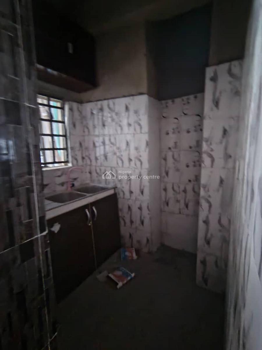 Massive 2bedroom Flat Upstairs, Hopevill Estate Sangotedo, Sangotedo, Ajah, Lagos, Flat / Apartment for Rent