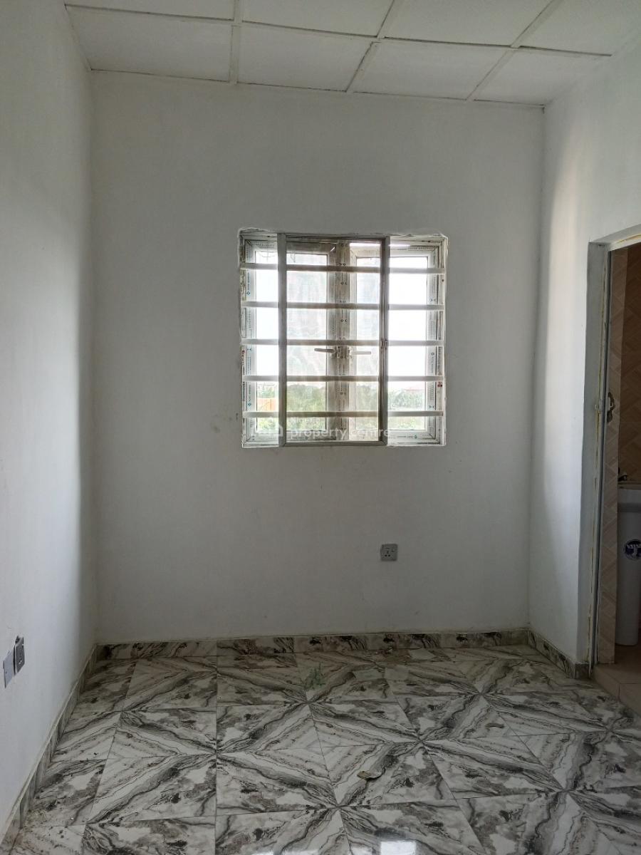 2 Bedrooms, New Built, Owode Area of Owode Onirin, Irawo, Kosofe, Lagos, Flat / Apartment for Rent