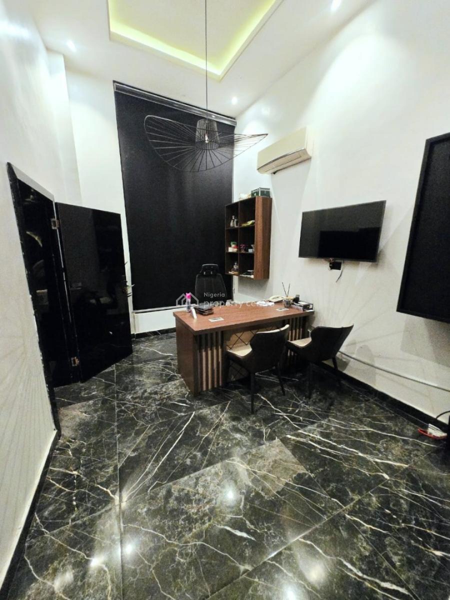 Commercial 7 Bedroom Property, Victoria Island (vi), Lagos, Restaurant / Bar for Rent