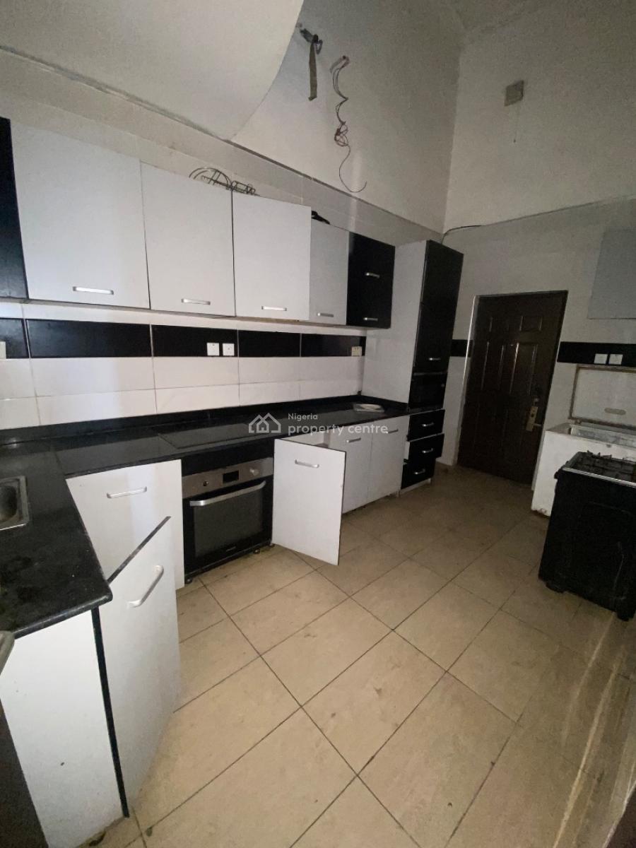 Great Investment Opportunity of 4 Storey-building Hotel on Expressway, Abijo, Ajah, Lagos, Hotel / Guest House for Sale