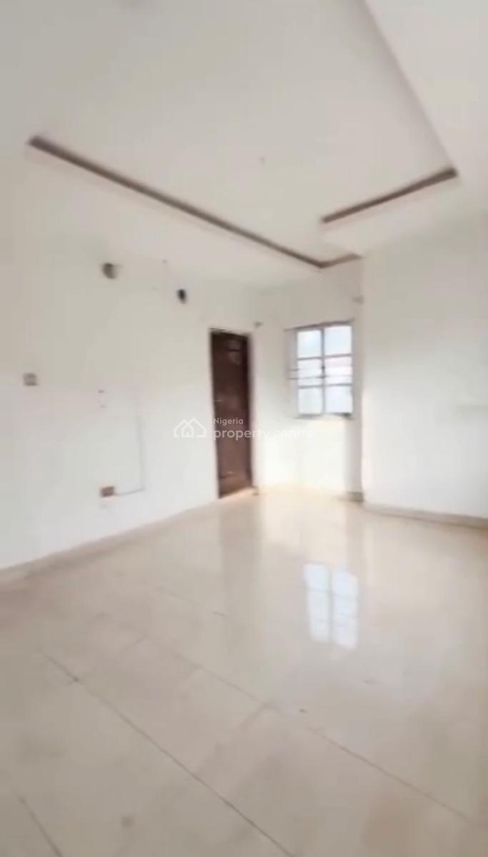 Standard 2 Bedroom Apartment, Shomolu, Lagos, Flat / Apartment for Rent